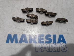 Used Rocker arm Citroen C4 Picasso (3D/3E) 1.6 BlueHDI 115 Price € 30,00 Margin scheme offered by Maresia Parts