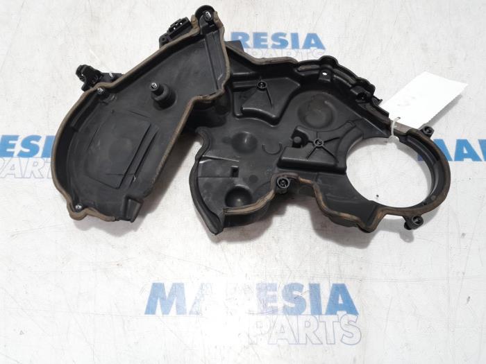 Usagé Couvercle de distribution Citroen C4 Cactus (0B/0P) 1.6 Blue Hdi 100 Prix € 30,00 Règlement à la marge proposé par Maresia Parts