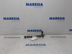 Used Fuel injector nozzle Renault Clio IV (5R) 1.2 TCE 16V GT EDC Price € 35,00 Margin scheme offered by Maresia Parts