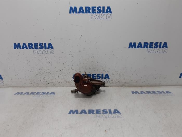 Oil pump from a Renault Clio IV (5R) 1.2 TCE 16V GT EDC 2015