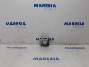 Used Heat exchanger Renault Clio IV (5R) 1.2 TCE 16V GT EDC Price € 105,00 Margin scheme offered by Maresia Parts