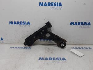 Used Front lower wishbone, left Alfa Romeo MiTo (955) 1.4 Turbo Multi Air 16V Price € 25,00 Margin scheme offered by Maresia Parts
