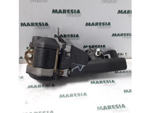 Używane Pas bezpieczenstwa prawy przód Lancia Dedra 1.9 Tds Cena € 40,00 Procedura marży oferowane przez Maresia Parts