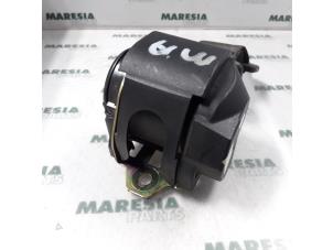 Usagé Ceinture de sécurité arrière centre Fiat Punto II (188) 1.2 60 S Prix € 35,00 Règlement à la marge proposé par Maresia Parts