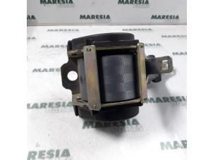 Used Rear seatbelt, centre Renault Laguna I (B56) 1.9 dTi Price € 25,00 Margin scheme offered by Maresia Parts