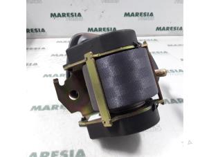 Used Rear seatbelt, centre Renault Espace (JE) 2.2 dT 12V Price € 25,00 Margin scheme offered by Maresia Parts
