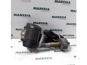 Usagé Ceinture avant gauche Lancia Kappa 2.4 JTD Prix € 50,00 Règlement à la marge proposé par Maresia Parts