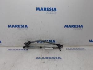 Used Wiper mechanism Alfa Romeo MiTo (955) 1.4 Turbo Multi Air 16V Price € 40,00 Margin scheme offered by Maresia Parts