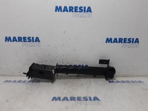 Used Subframe Renault Megane IV (RFBB) 1.2 Energy TCE 130 Price € 50,00 Margin scheme offered by Maresia Parts