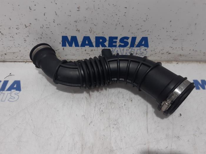 Turbo hose from a Renault Megane IV (RFBB) 1.2 Energy TCE 130 2016
