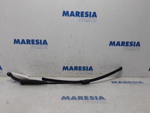 Used Front wiper arm Fiat Panda (312) 0.9 TwinAir 65 Price € 25,00 Margin scheme offered by Maresia Parts