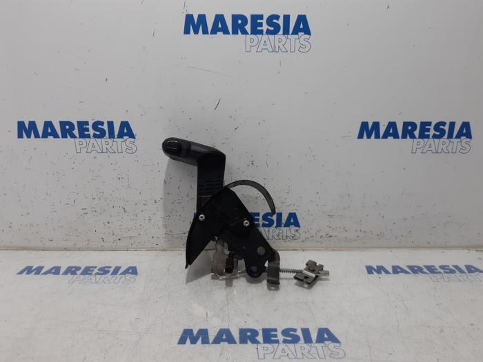 Gebrauchte Handbremsgriff Fiat Panda (312) 0.9 TwinAir 65 Preis € 65,00 Margenregelung angeboten von Maresia Parts
