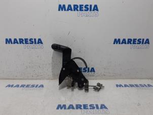 Used Parking brake lever Fiat Panda (312) 0.9 TwinAir 65 Price € 65,00 Margin scheme offered by Maresia Parts