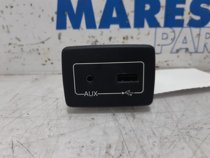 Zlacze AUX/USB z Citroën Jumper (U9) 2.0 BlueHDi 130 2018