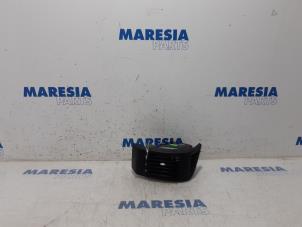 Gebrauchte Luftgitter Armaturenbrett Citroen Jumper (U9) 2.0 BlueHDi 130 Preis € 24,20 Mit Mehrwertsteuer angeboten von Maresia Parts