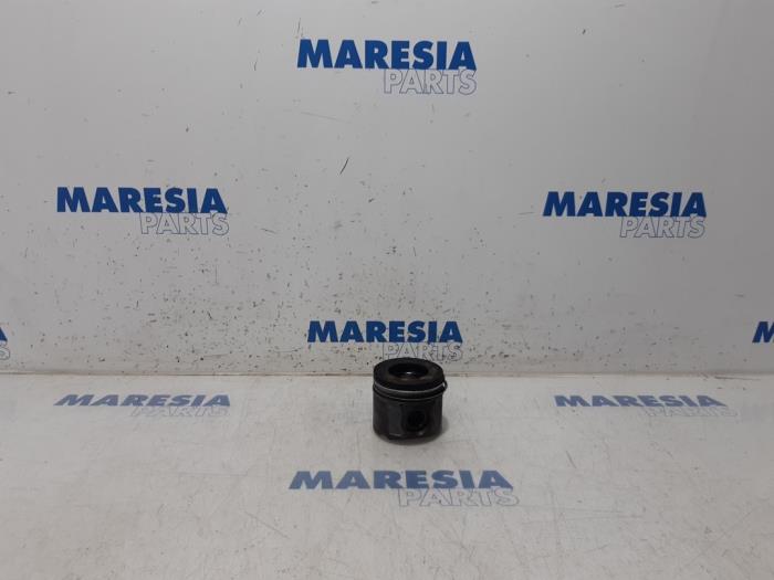 Used Piston Peugeot Boxer (U9) 2.2 HDi 110 Euro 5 Price € 60,50 Inclusive VAT offered by Maresia Parts