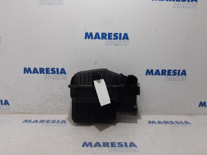 Begagnade Luftfilterhus Peugeot 208 I (CA/CC/CK/CL) 1.0 Vti 12V PureTech Pris € 19,95 Marginaltabell erbjuds av Maresia Parts