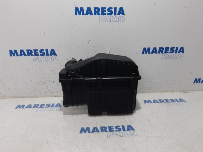 Begagnade Luftfilterhus Citroen C3 (SC) 1.2 VTi 82 12V Pris € 19,95 Marginaltabell erbjuds av Maresia Parts