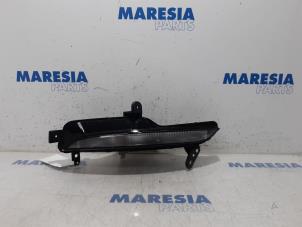 Used Indicator, right Renault Megane IV (RFBB) 1.2 Energy TCE 130 Price € 65,00 Margin scheme offered by Maresia Parts