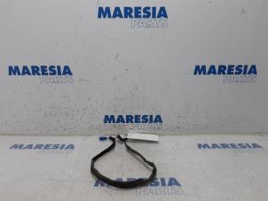 Used Antenna Renault Megane IV (RFBB) 1.2 Energy TCE 130 Price € 20,00 Margin scheme offered by Maresia Parts