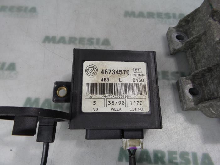 Engine management computer from a Fiat Punto I (176) 60 1.2 S,SX,Selecta 1998
