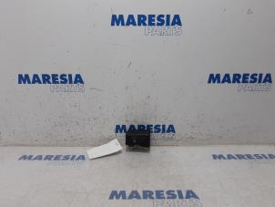 Usagé Serrure de contact électronique Renault Megane IV (RFBB) 1.2 Energy TCE 130 Prix sur demande proposé par Maresia Parts