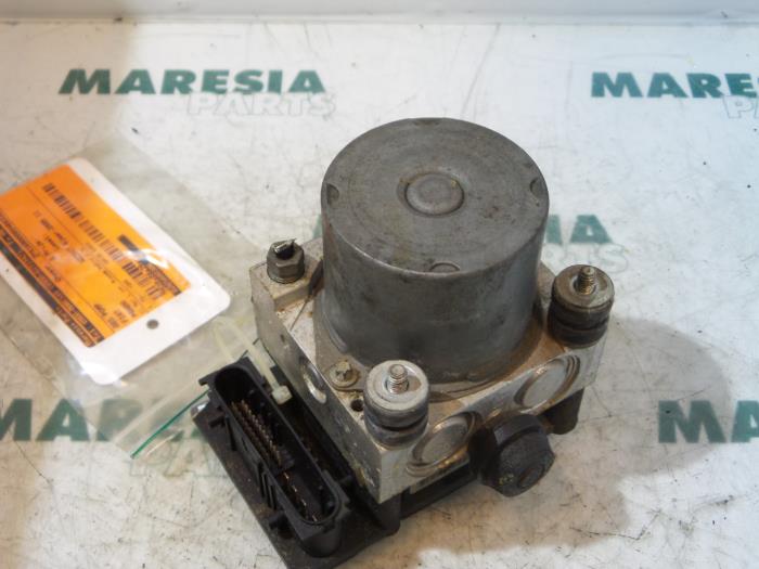 Usagé Pompe ABS Fiat Panda (169) 1.3 JTD 16V Multijet Prix € 39,99 Règlement à la marge proposé par Maresia Parts