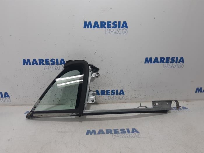 Usados Ventanilla triangular derecha delante Peugeot 207 CC (WB) 1.6 16V Precio € 35,00 Norma de margen ofrecido por Maresia Parts