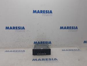 Usados Reproductor de CD y radio Peugeot 207 CC (WB) 1.6 16V Precio € 85,00 Norma de margen ofrecido por Maresia Parts