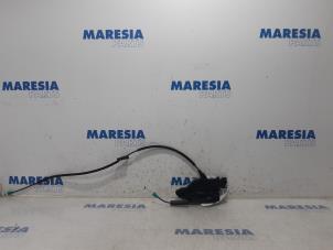 Used Door lock mechanism 2-door, right Peugeot 207 CC (WB) 1.6 16V Price € 30,00 Margin scheme offered by Maresia Parts