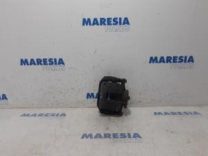 Used Rear brake calliper, left Citroen Jumper (U9) 2.0 BlueHDi 130 Price € 54,45 Inclusive VAT offered by Maresia Parts