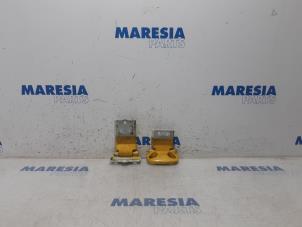 Used Rear door hinge, left Citroen Jumper (U9) 2.0 BlueHDi 130 Price € 60,50 Inclusive VAT offered by Maresia Parts