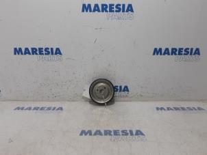 Usados Bomba de agua Peugeot 207 CC (WB) 1.6 16V Precio € 25,00 Norma de margen ofrecido por Maresia Parts