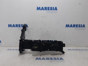 Używane Pokrywa zaworów Citroen C4 Grand Picasso (3A) 1.6 BlueHDI 120 Cena € 35,00 Procedura marży oferowane przez Maresia Parts