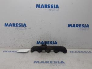 Używane Kolektor wydechowy Citroen C4 Grand Picasso (3A) 1.6 BlueHDI 120 Cena € 24,95 Procedura marży oferowane przez Maresia Parts