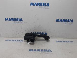 Używane Rura chlodnicy miedzystopniowej Citroen C4 Grand Picasso (3A) 1.6 BlueHDI 120 Cena € 40,00 Procedura marży oferowane przez Maresia Parts