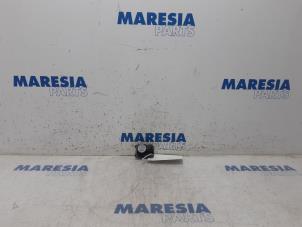 Used Heater valve motor Peugeot Expert (VA/VB/VE/VF/VY) 2.0 Blue HDi 180 16V Price € 30,25 Inclusive VAT offered by Maresia Parts