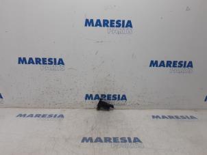Used Windscreen washer pump Peugeot Expert (VA/VB/VE/VF/VY) 2.0 Blue HDi 180 16V Price € 24,20 Inclusive VAT offered by Maresia Parts