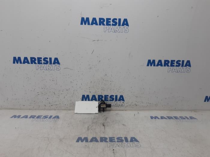 Used Particulate filter sensor Peugeot Expert (V1/VA/VB/VE/VF/VT/VY) 2.0 Blue HDi 180 16V Price € 24,14 Inclusive VAT offered by Maresia Parts