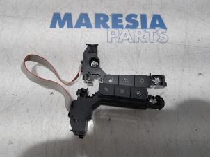 Used Multi-media control unit Peugeot Expert (VA/VB/VE/VF/VY) 2.0 Blue HDi 180 16V Price € 72,60 Inclusive VAT offered by Maresia Parts