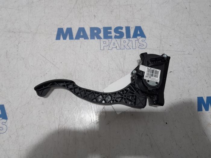 Begagnade Gaspedalsensor Peugeot Expert (V1/VA/VB/VE/VF/VT/VY) 2.0 Blue HDi 180 16V Pris € 36,30 Inklusive moms erbjuds av Maresia Parts