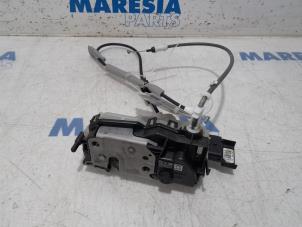 Used Door lock mechanism 2-door, right Peugeot Expert (VA/VB/VE/VF/VY) 2.0 Blue HDi 180 16V Price € 60,50 Inclusive VAT offered by Maresia Parts
