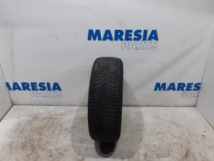 Usados Neumático Renault Espace (JK) 2.0 dCi 16V 175 FAP Precio € 25,00 Norma de margen ofrecido por Maresia Parts