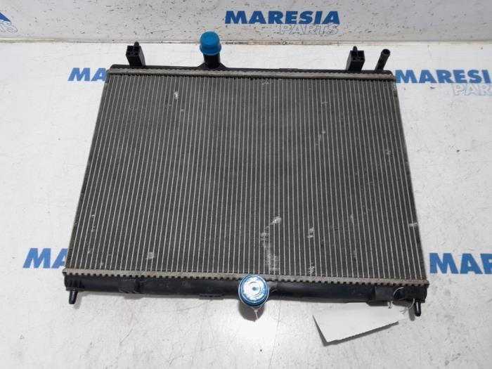 Usagé Radiateur Peugeot 508 SW (8E/8U) 1.6 e-HDi 16V Prix € 35,00 Règlement à la marge proposé par Maresia Parts
