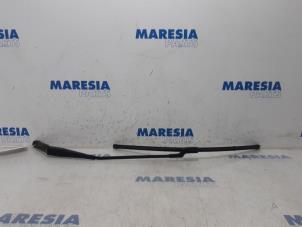 Used Front wiper arm Peugeot 508 SW (8E/8U) 1.6 e-HDi 16V Price € 20,00 Margin scheme offered by Maresia Parts