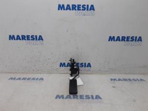 Used Throttle pedal position sensor Renault Kangoo Express (FW) 1.5 dCi 90 FAP Price € 48,40 Inclusive VAT offered by Maresia Parts