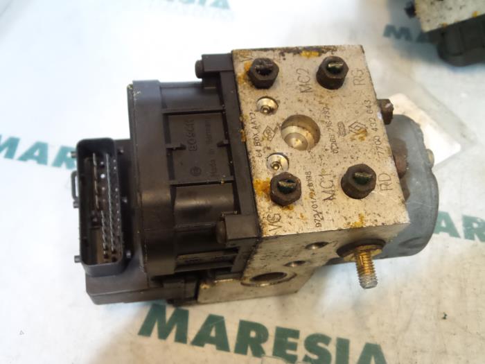Begagnade ABS-pump Renault Megane Coupé (DA) 2.0 IDE 16V Pris € 49,99 Marginaltabell erbjuds av Maresia Parts