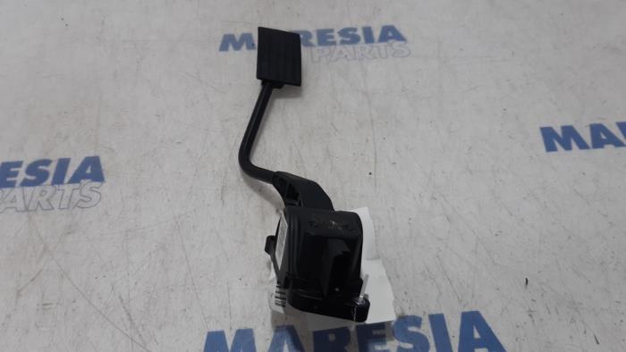 Begagnade Gaspedalsensor Peugeot 508 SW (8E/8U) 1.6 e-HDi 16V Pris € 35,00 Marginaltabell erbjuds av Maresia Parts
