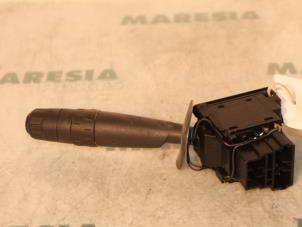 Used Indicator switch Peugeot 406 Coupé (8C) 2.0 16V Price € 25,00 Margin scheme offered by Maresia Parts