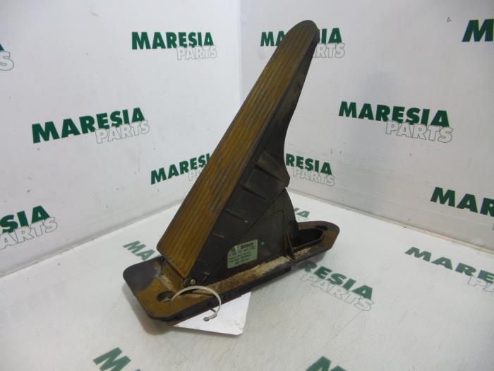 Begagnade Gaspedalsensor Lancia Thesis (841) 2.4 20V Pris € 75,00 Marginaltabell erbjuds av Maresia Parts